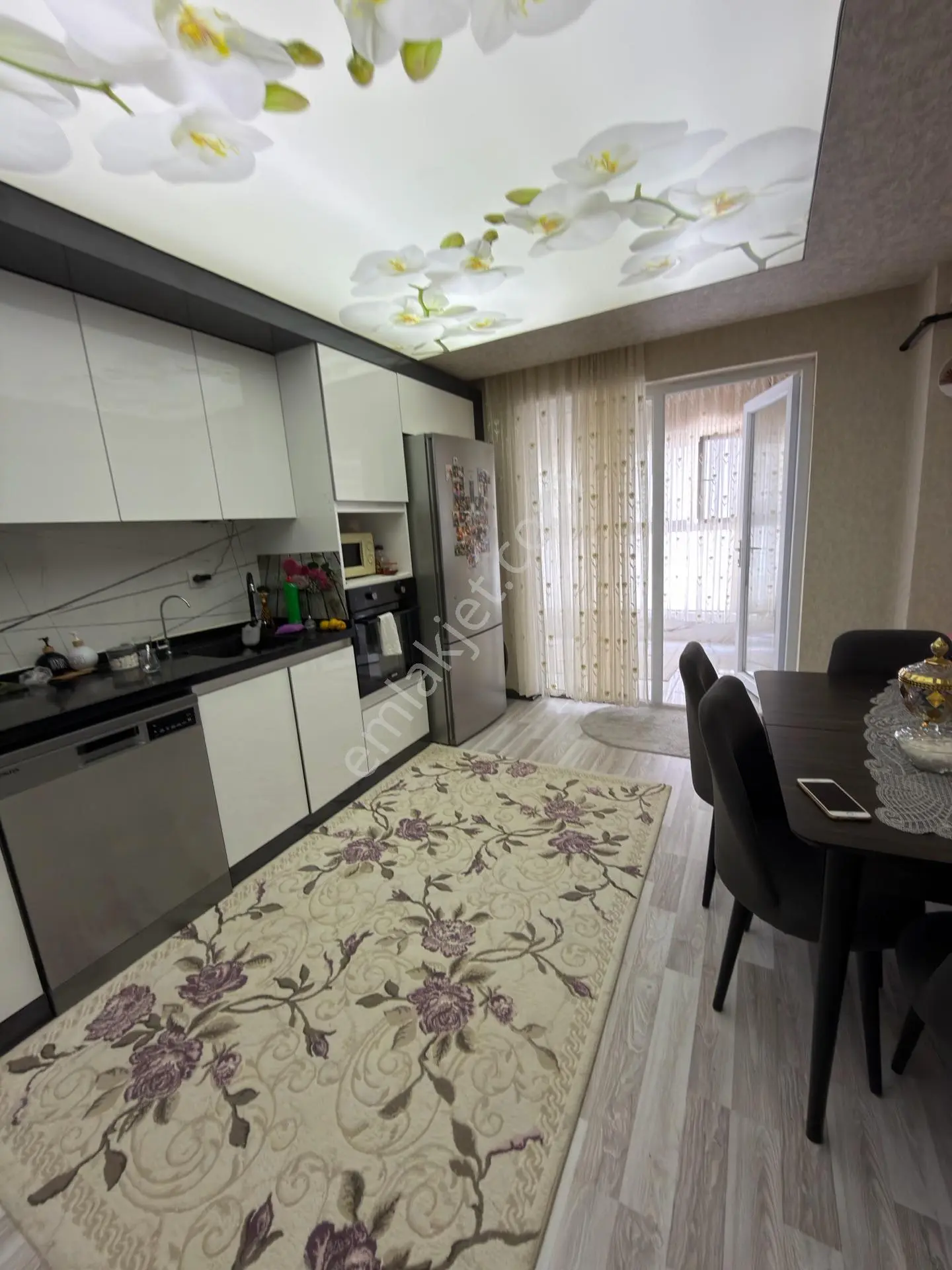 Güler Emlak 'dan Feridunçelik Mah. 3+1 Merkezi Konum Full Yapılı Satılık Daire — fotoğraf 9
