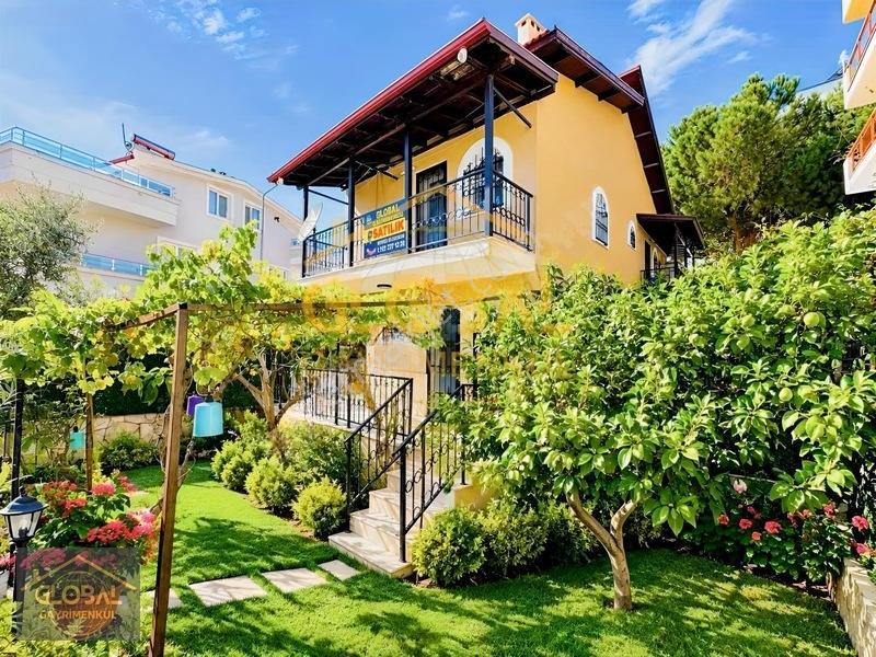 250m2 Arsa İçerisinde Tek Müstakil Denize 400 Metre