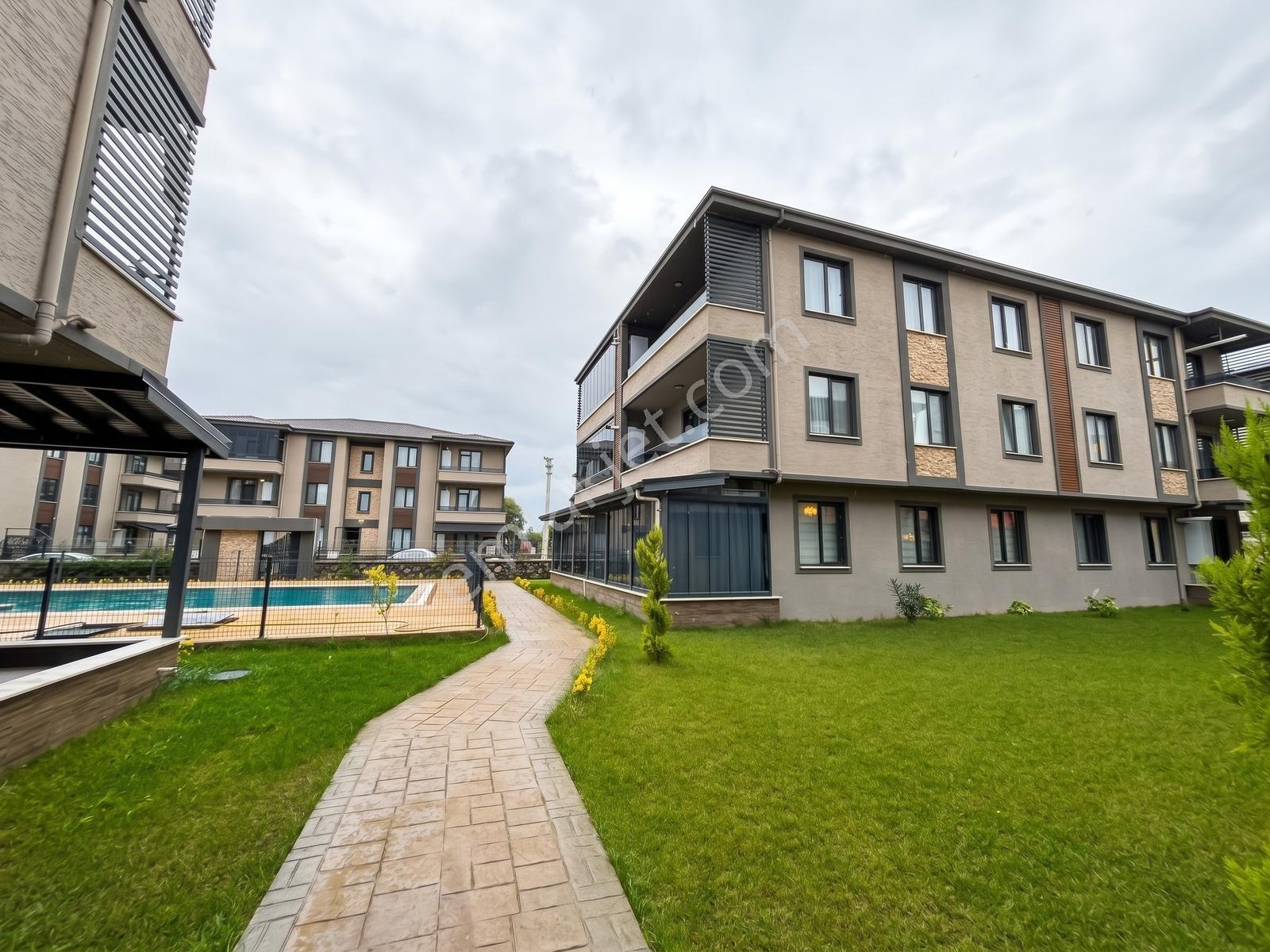 **fırsat Fiyat*merkezi Lokasyon Havuzlu Sitede 2+1 Modern Mimari