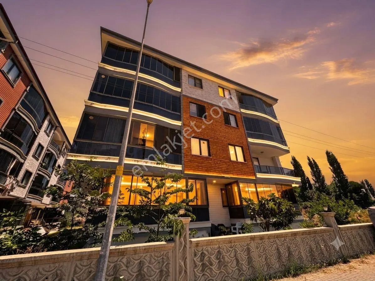 Aktif'Ten Akçay'Da Satılık En Nezih Muhitte Kombili Harika Fırsat 1+1 Daire