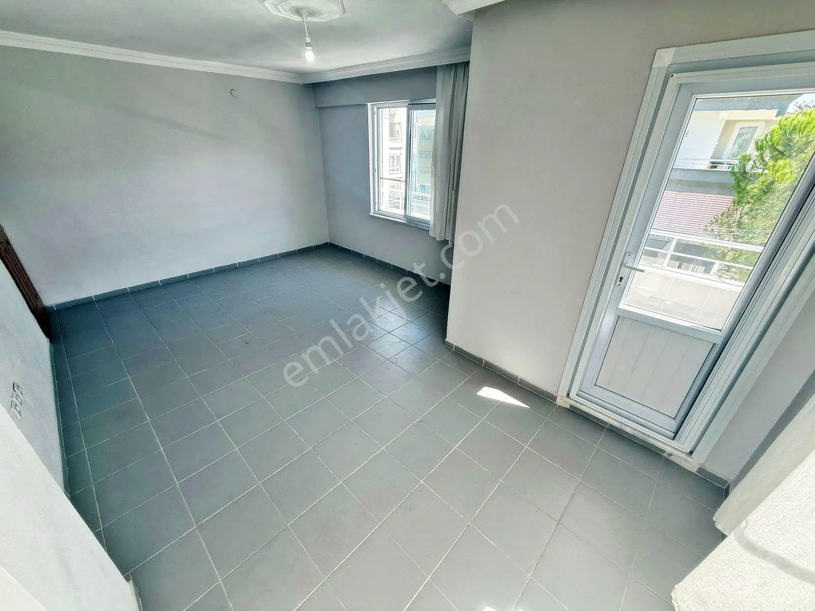 Aktif'ten Akçay'da Satılık Ön Cephe Arakat Çift Balkonlu Ferah 2+1 Daire — fotoğraf 25