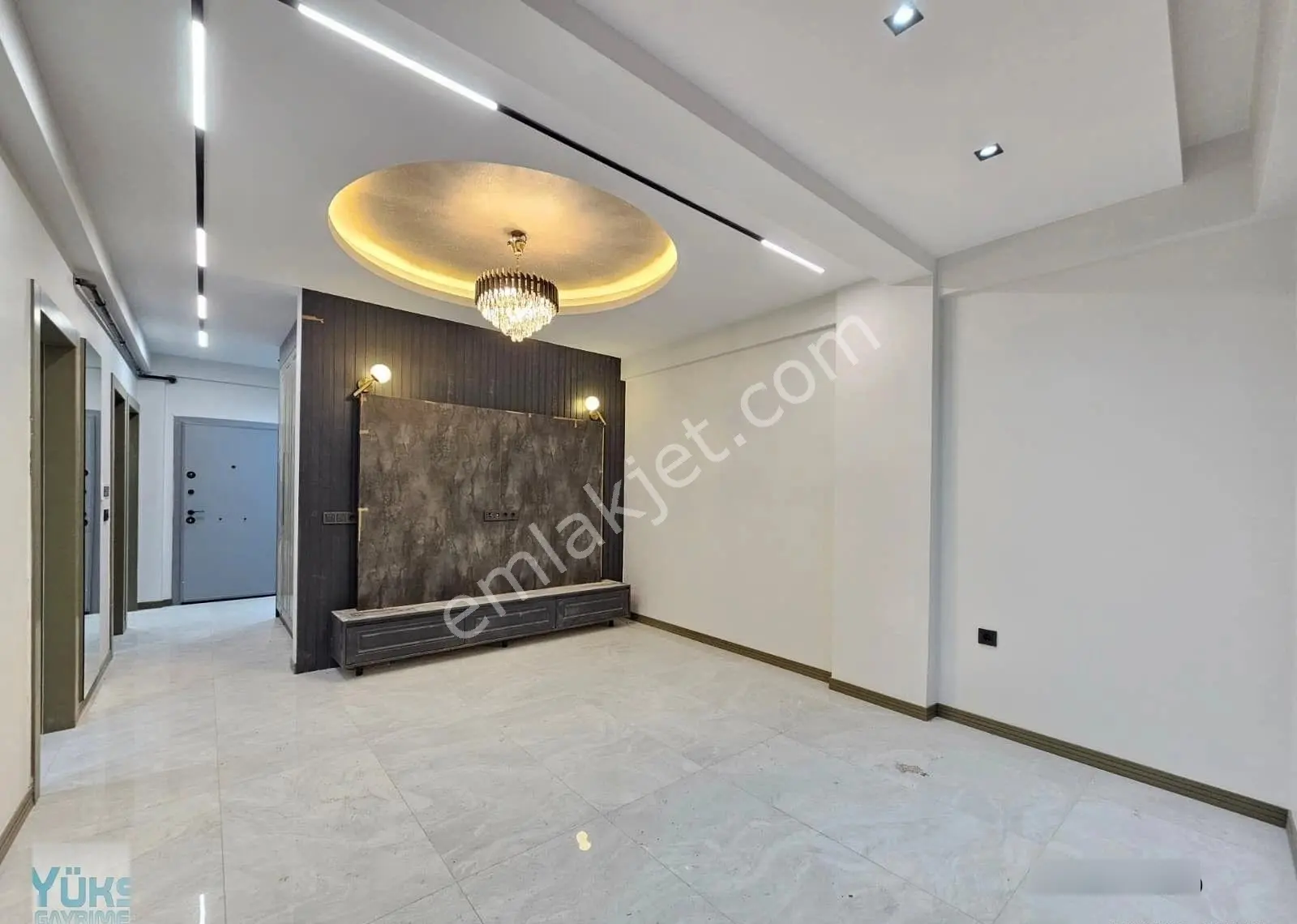 Denizli Albayrak Meydanına Yakın 2+1 Ebeveyn Banyolu Giyinme Odalı Lüks Daire