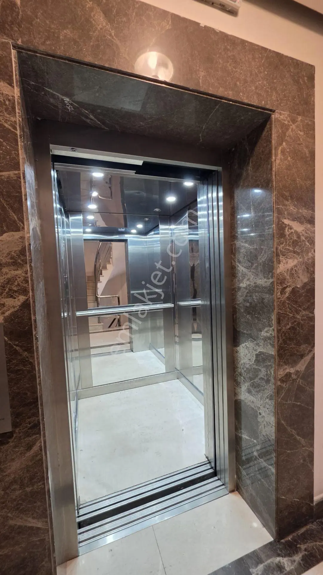 Zeytinburnu Seyitnizam'da Önü Açık, Çift Cepheli, 115 M² Satılık 2+1 Daire — fotoğraf 7