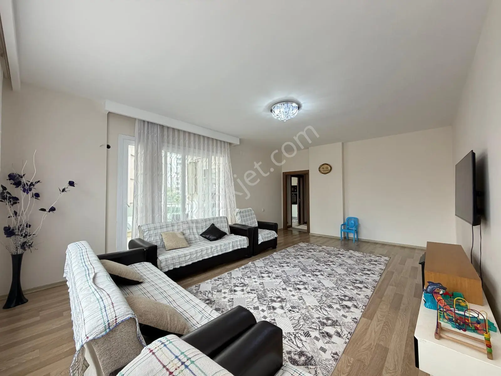 Arve'den M.kemal Mah'de Merkezi Konum Geniş Satılık Daire 3+1 — fotoğraf 3