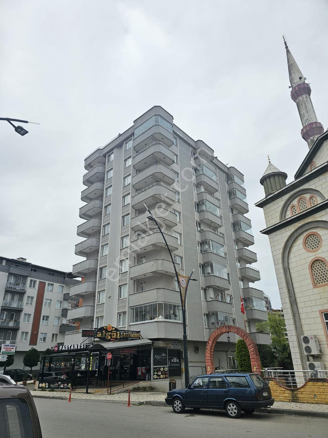 Re/max Nadirden Teyyaredüzünde 140 M² Satılık 3+1