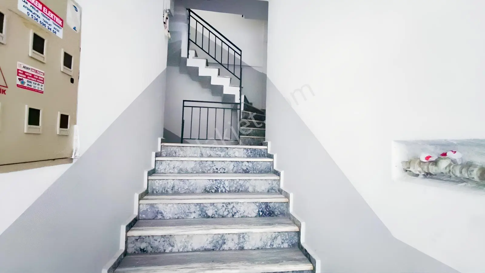Kaya Emlak-şarköy Cumhuriyet Mah.de Merkezi 2+1 Satılık Daire — fotoğraf 3