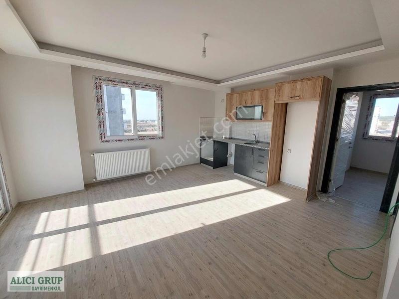 #stad Yakını Geniş Oturum İskanlı Hasarsız 1+1.5 Satılık Daire