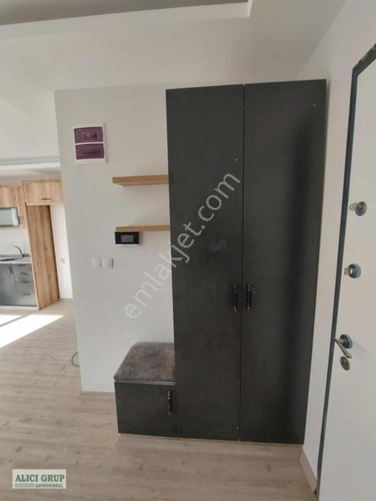 #stad Yakını Geniş Oturum İskanlı Hasarsız 1+1.5 Satılık Daire — fotoğraf 4