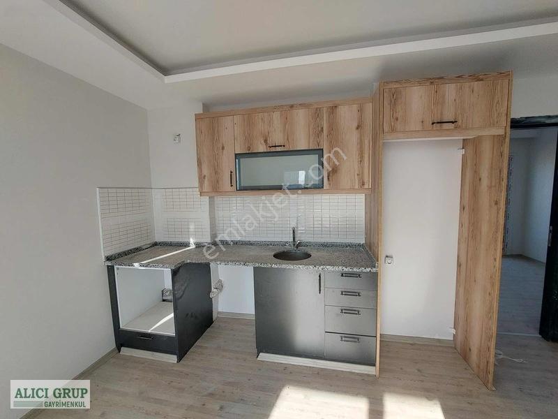 #stad Yakını Geniş Oturum İskanlı Hasarsız 1+1.5 Satılık Daire — fotoğraf 6