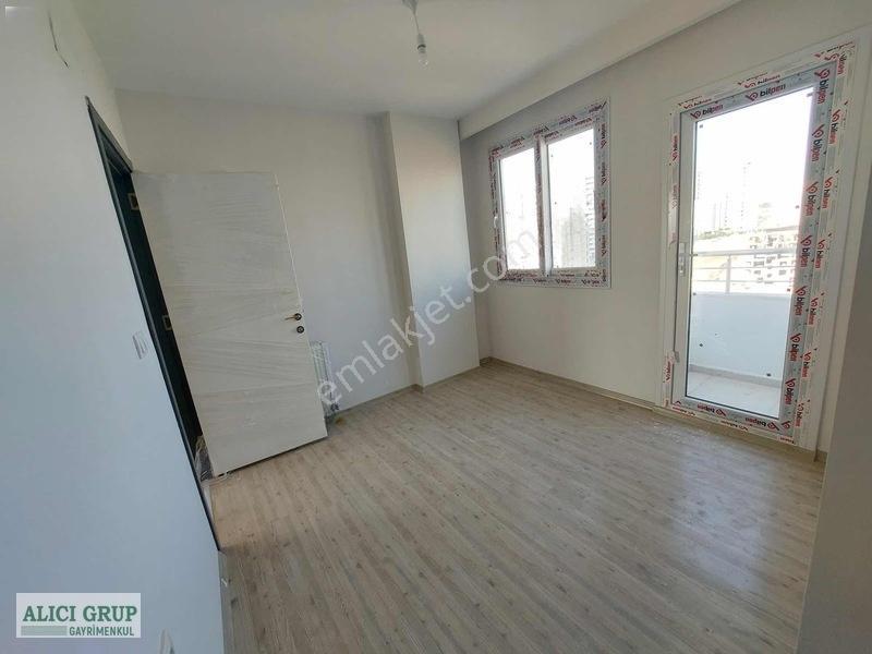 #stad Yakını Geniş Oturum İskanlı Hasarsız 1+1.5 Satılık Daire — fotoğraf 7