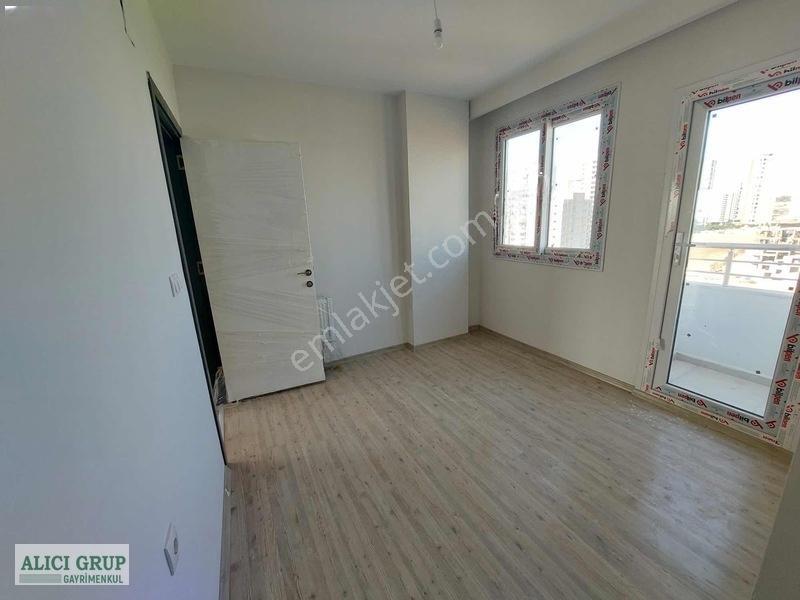 #stad Yakını Geniş Oturum İskanlı Hasarsız 1+1.5 Satılık Daire — fotoğraf 8
