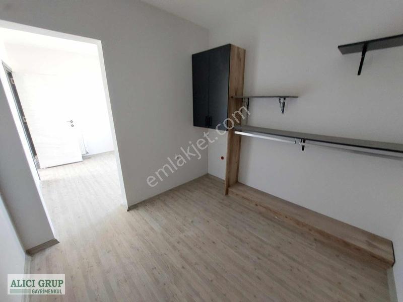 #stad Yakını Geniş Oturum İskanlı Hasarsız 1+1.5 Satılık Daire — fotoğraf 9
