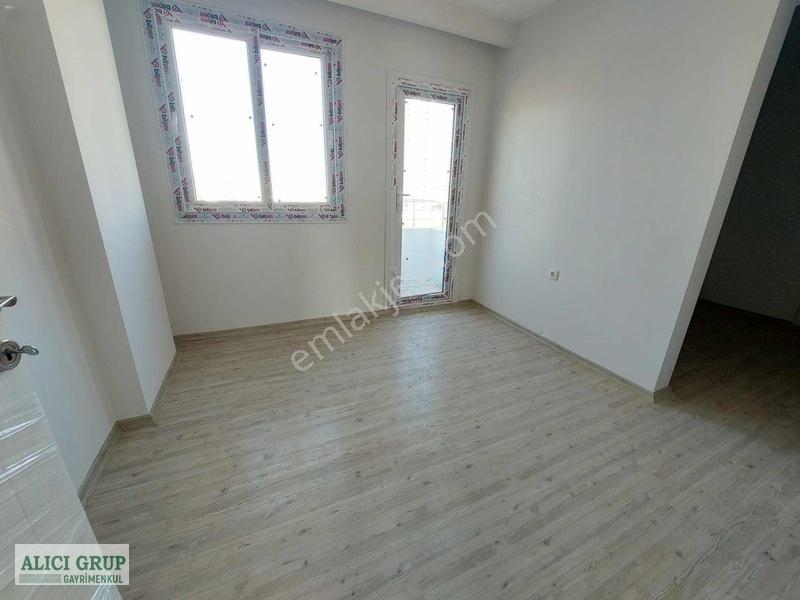 #stad Yakını Geniş Oturum İskanlı Hasarsız 1+1.5 Satılık Daire — fotoğraf 11