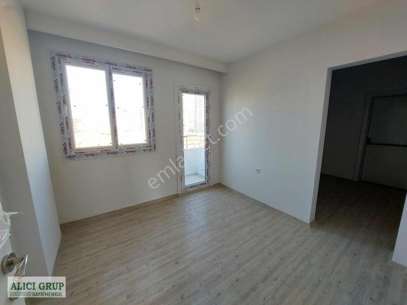 #stad Yakını Geniş Oturum İskanlı Hasarsız 1+1.5 Satılık Daire — fotoğraf 12