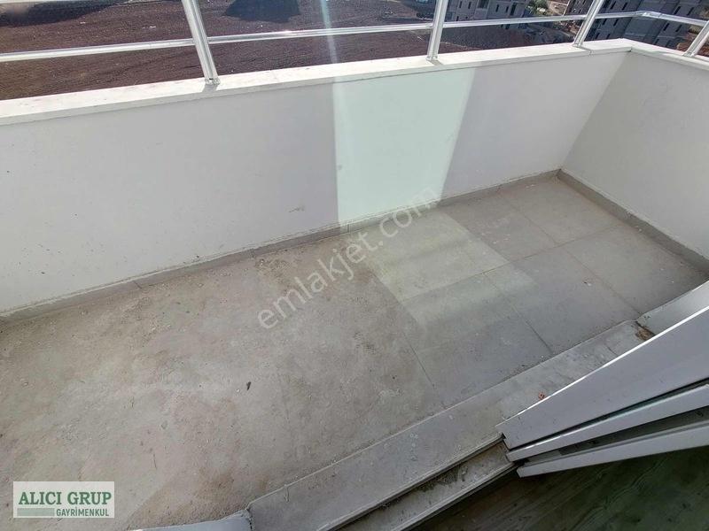 #stad Yakını Geniş Oturum İskanlı Hasarsız 1+1.5 Satılık Daire — fotoğraf 18