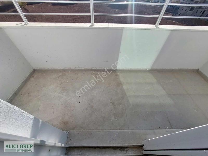 #stad Yakını Geniş Oturum İskanlı Hasarsız 1+1.5 Satılık Daire — fotoğraf 20