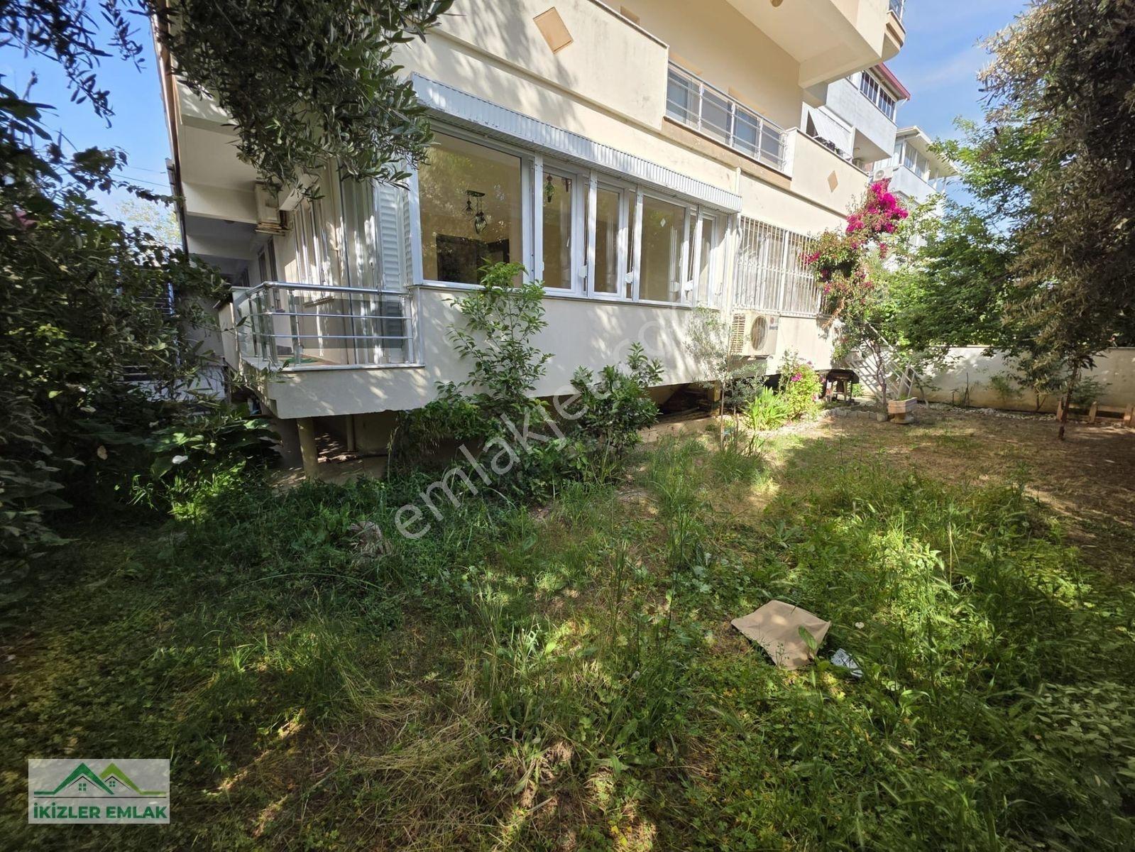 Satılık - Müstakil Bahçeli Daire - Gümüldür'de - Denize 200 Mt — fotoğraf 2