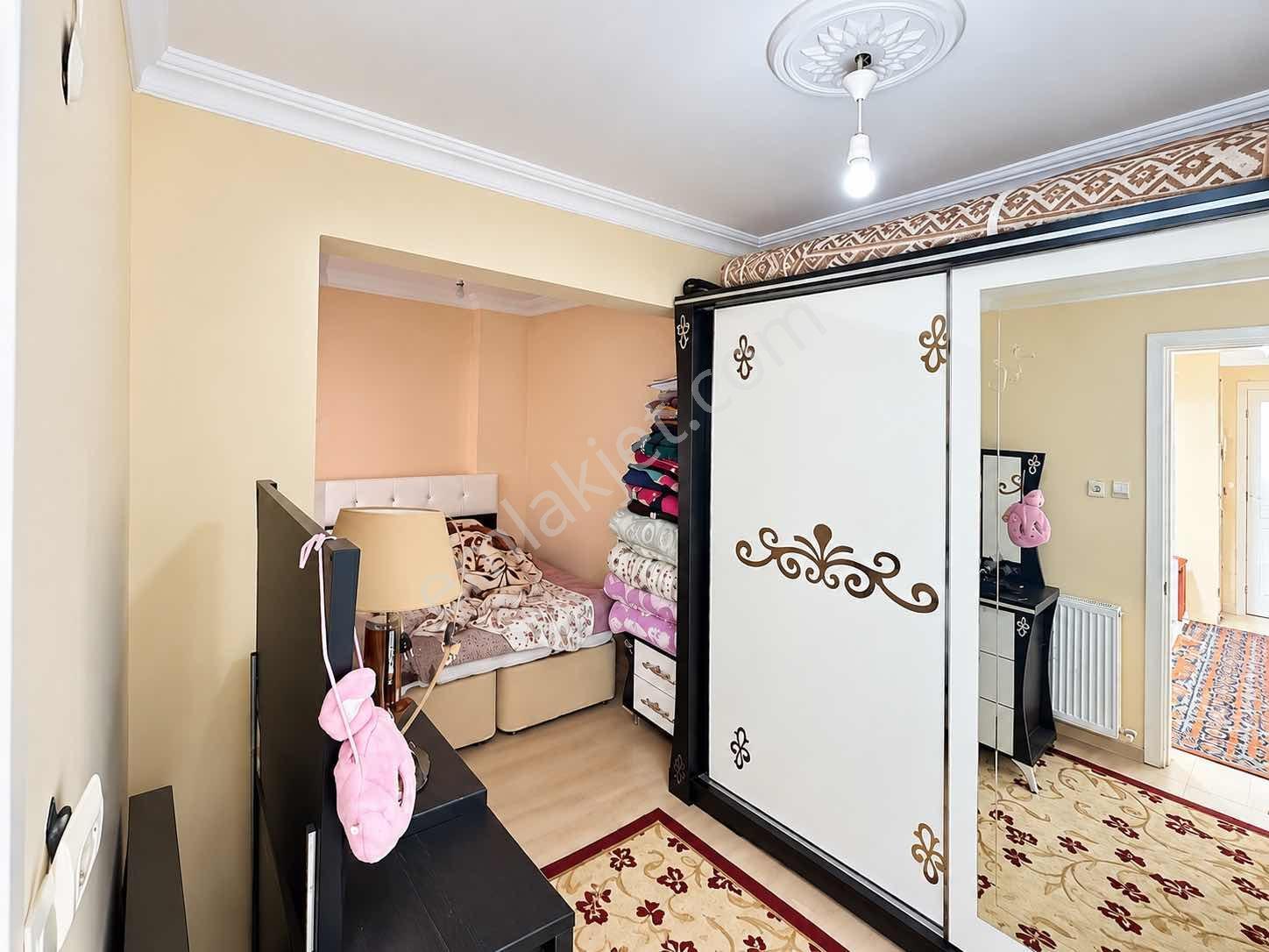 Muradiye Eski Girişte 2+1 Kapalı Mutfak Ara Kat Cam Balkonlu — fotoğraf 15