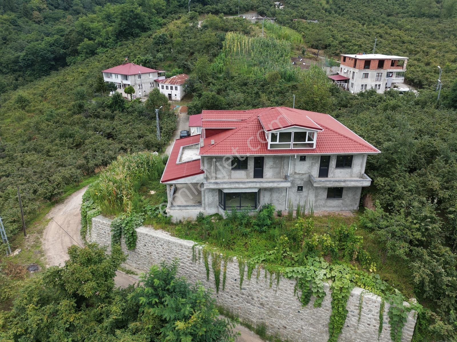 Düzyurtta 2.550 M² Arazi Üzerinde Muhteşem Villa — fotoğraf 6