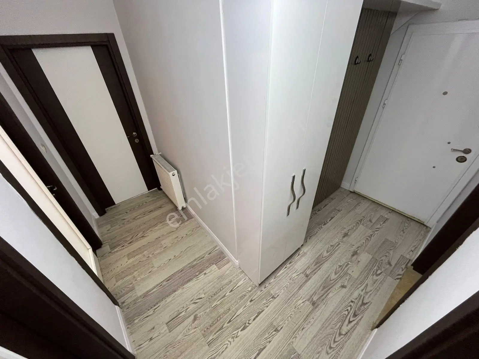 Gümüş'den Akçay'da Ön Cephe Arakat Şık Tasarımlı Kombili 2+1 Daire! — fotoğraf 4