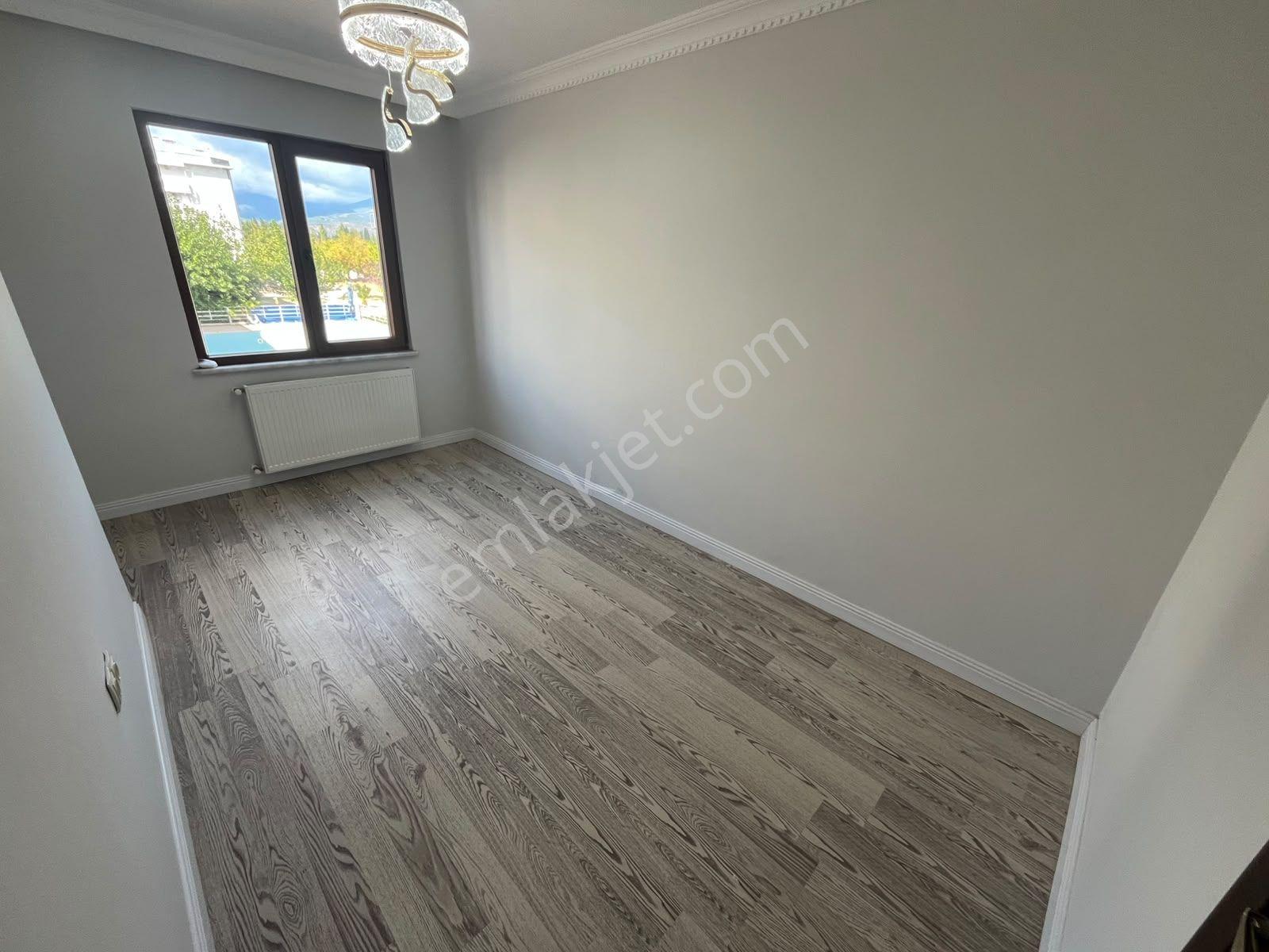 Gümüş'den Akçay'da Ön Cephe Arakat Şık Tasarımlı Kombili 2+1 Daire! — fotoğraf 34