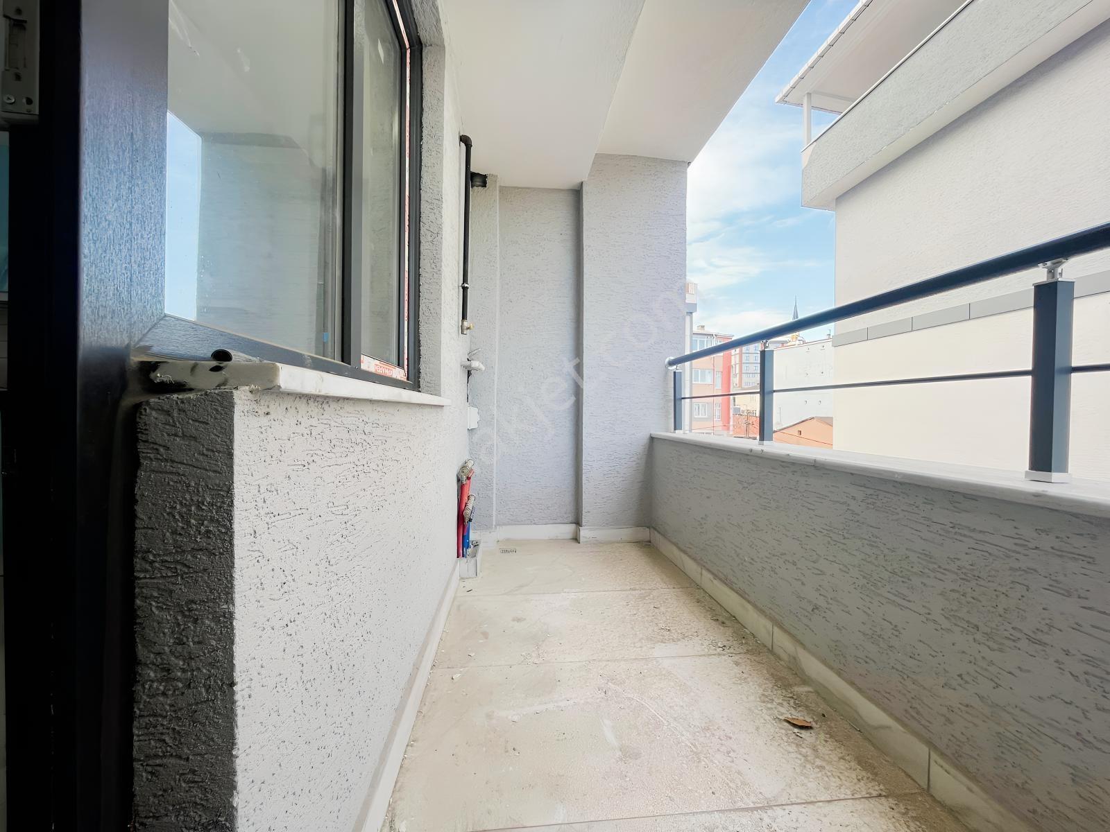 Akşemsettinde Geniş 130 M² Krediye Uygun 3+1 Satılık Daire! — fotoğraf 13
