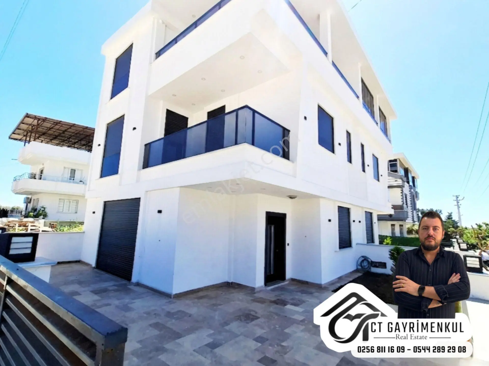 Didim'De Satılık 3+1 Deniz Manzaralı Müstakil Girişli Teraslı Bahçeli Triplex Vi...
