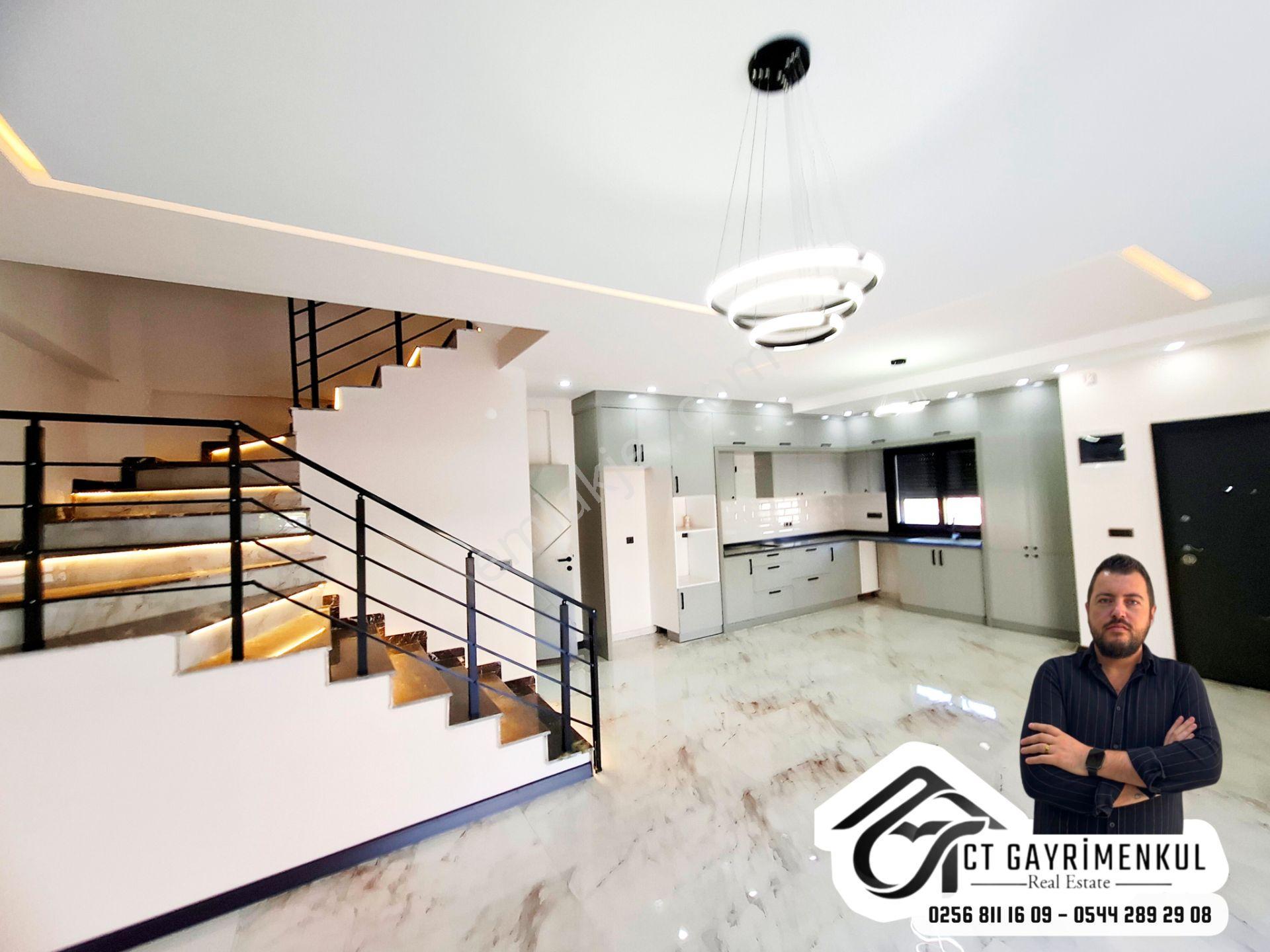 Didim'de Satılık 3+1 Deniz Manzaralı Müstakil Girişli Teraslı Bahçeli Triplex Villa — fotoğraf 9