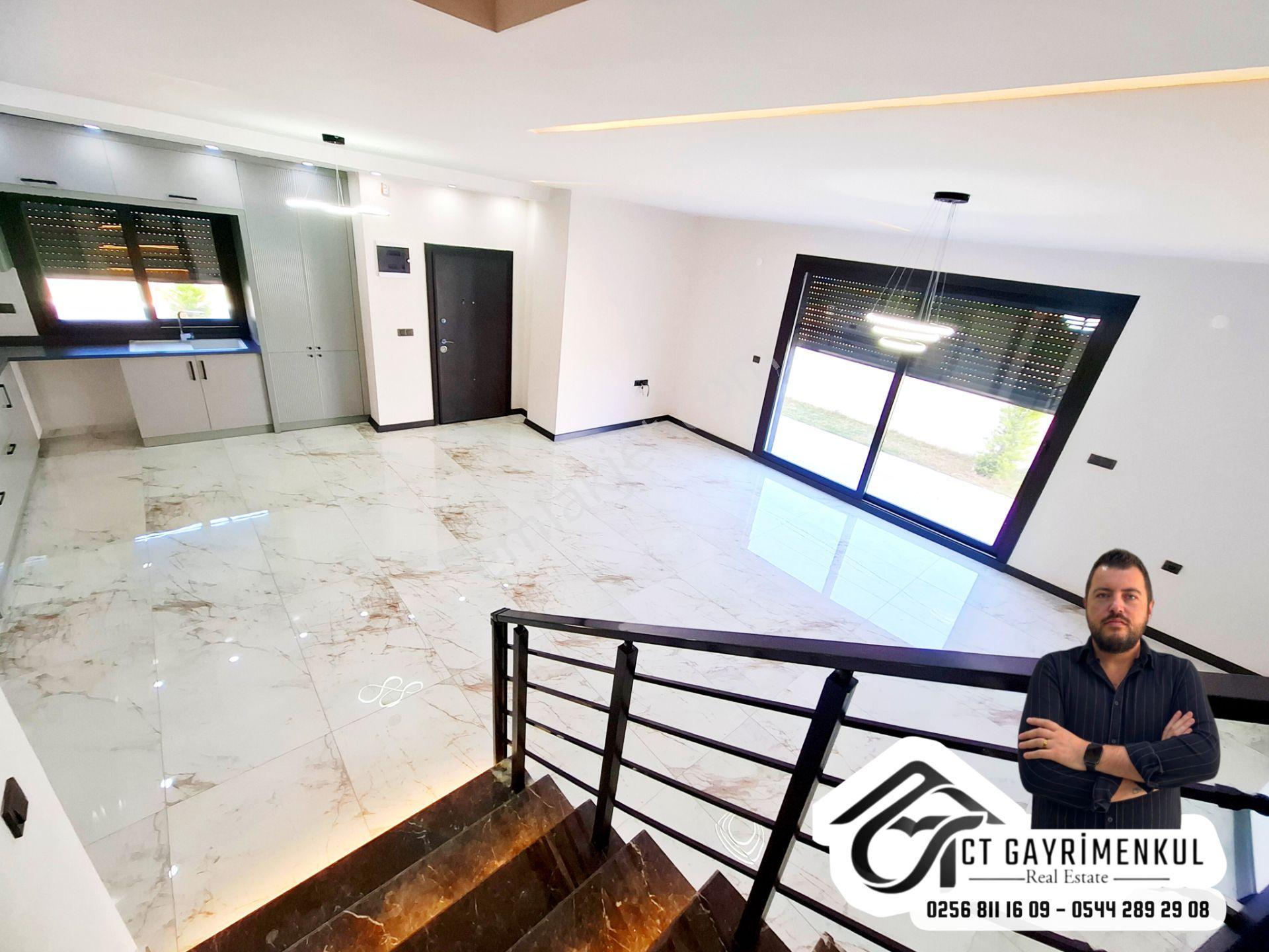 Didim'de Satılık 3+1 Deniz Manzaralı Müstakil Girişli Teraslı Bahçeli Triplex Villa — fotoğraf 12
