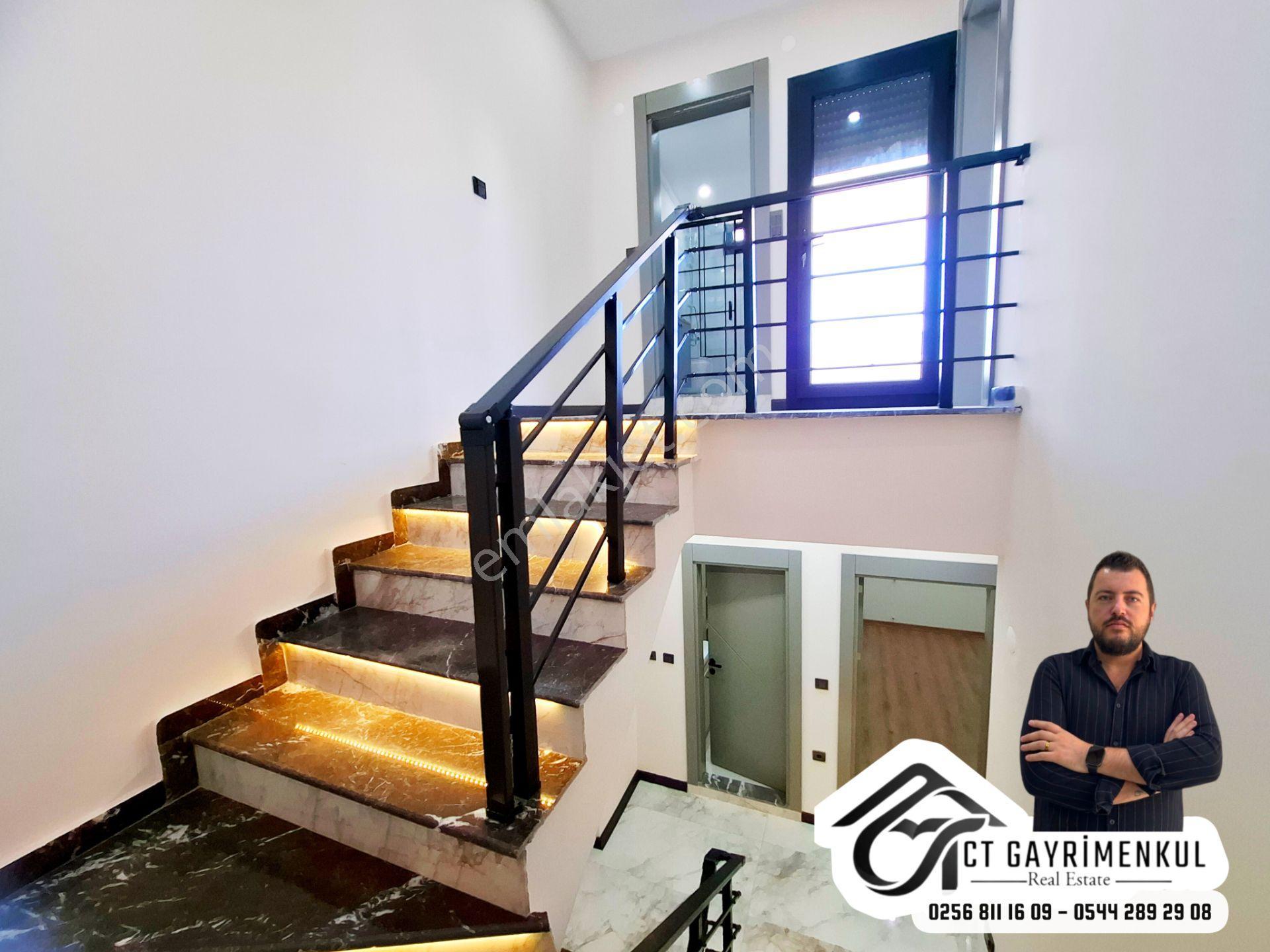 Didim'de Satılık 3+1 Deniz Manzaralı Müstakil Girişli Teraslı Bahçeli Triplex Villa — fotoğraf 22