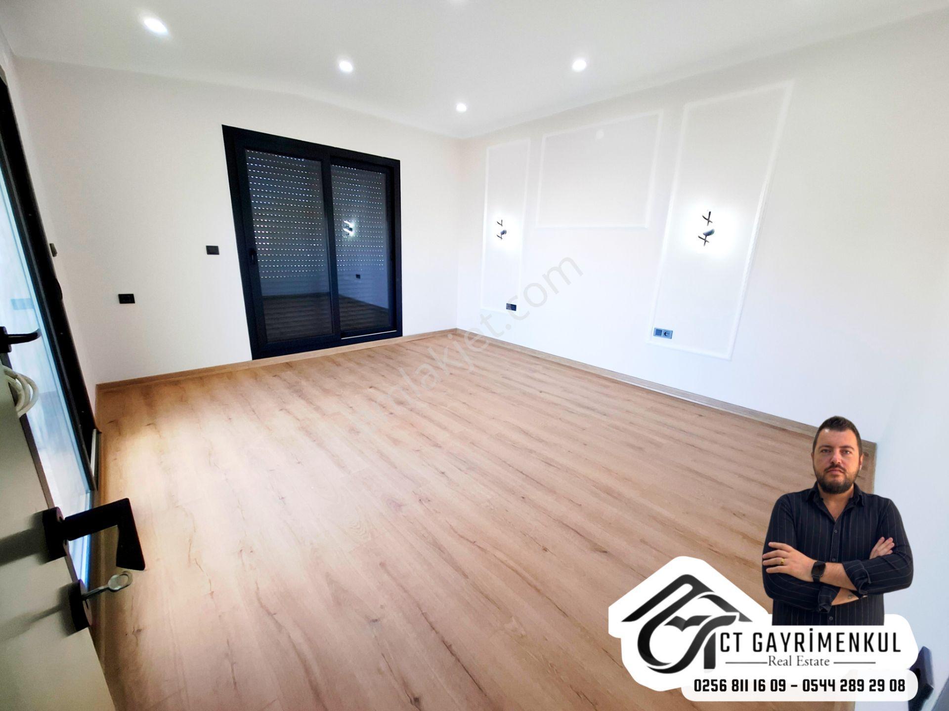Didim'de Satılık 3+1 Deniz Manzaralı Müstakil Girişli Teraslı Bahçeli Triplex Villa — fotoğraf 24