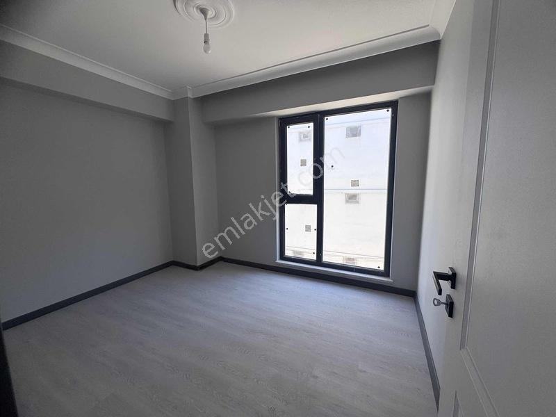 Tema Emlaktan Altınova Mah Sıfır Arakat 2+0 Satılık Daire — fotoğraf 18
