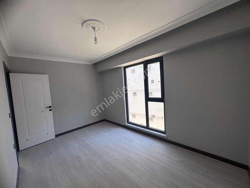Tema Emlaktan Altınova Mah Sıfır Arakat 2+0 Satılık Daire — fotoğraf 26