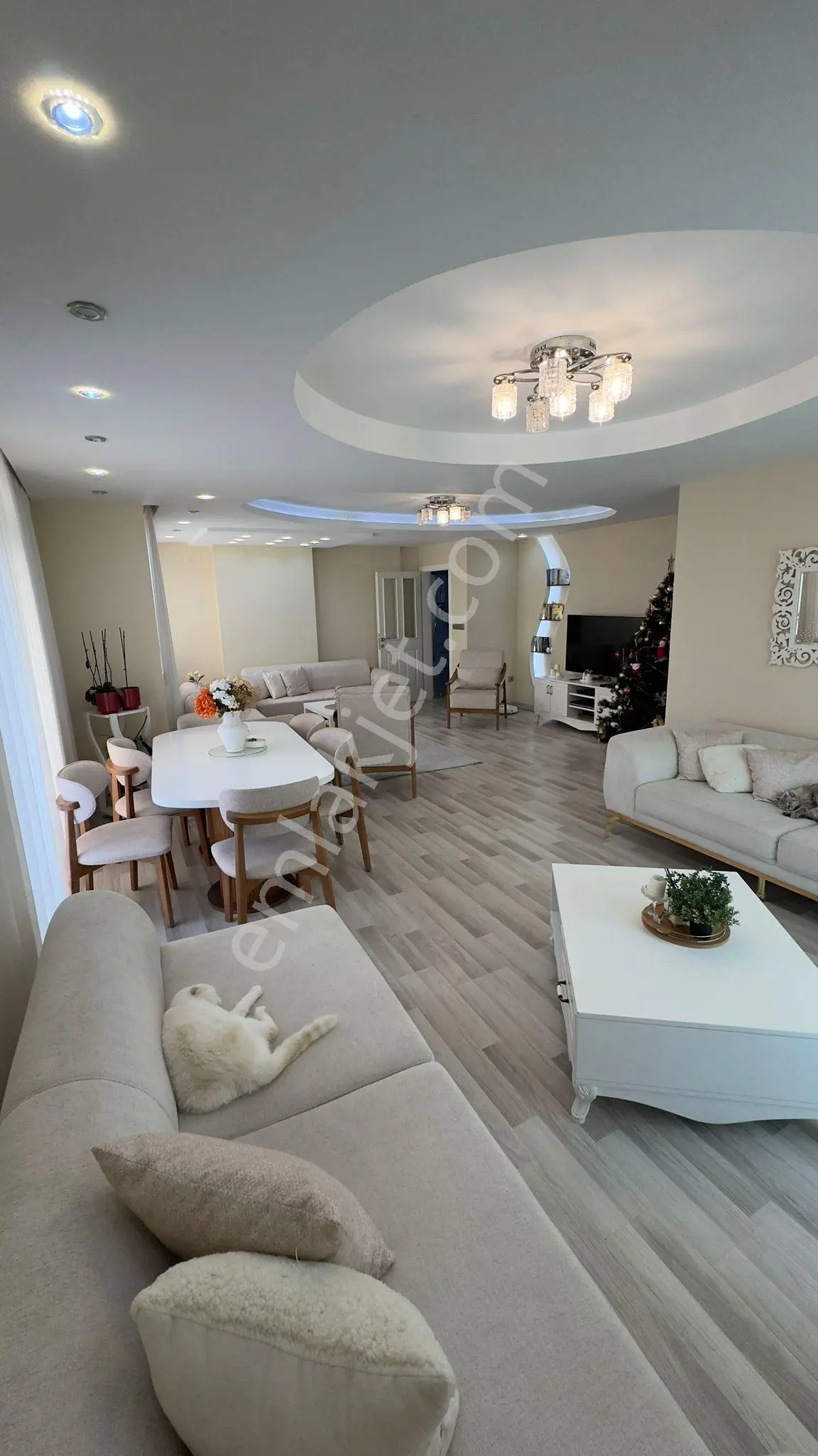 3+1barajyolu 15-14katı Blv Üzeri 11-15yaş Hasarsız 2banyo 210m2 Dgaz Kap.mutfak A.k Otopark Full+ful — fotoğraf 2
