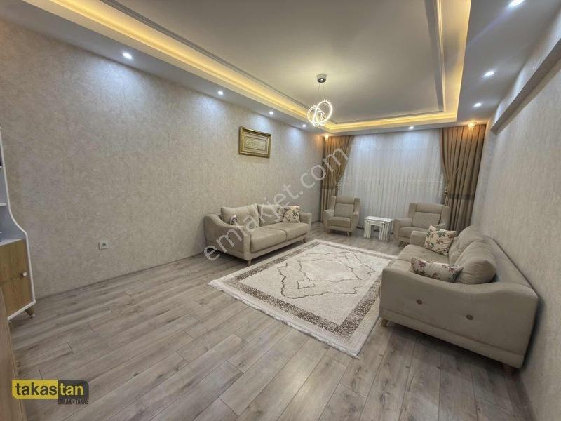 Fıstıklık Merkezi Konumlu 3+1 Ara Kat Masrafsız Daire — fotoğraf 3