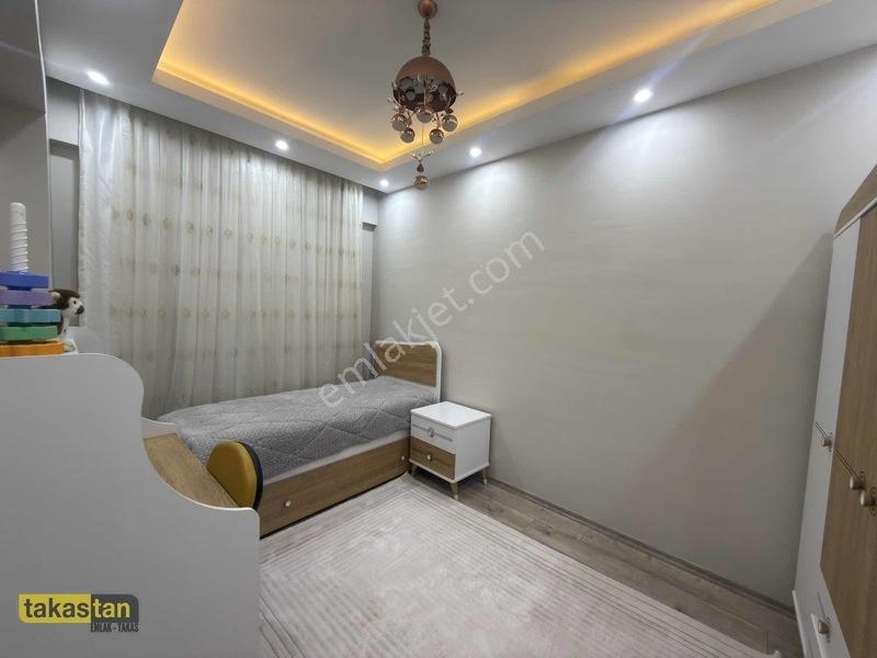 Fıstıklık Merkezi Konumlu 3+1 Ara Kat Masrafsız Daire — fotoğraf 27