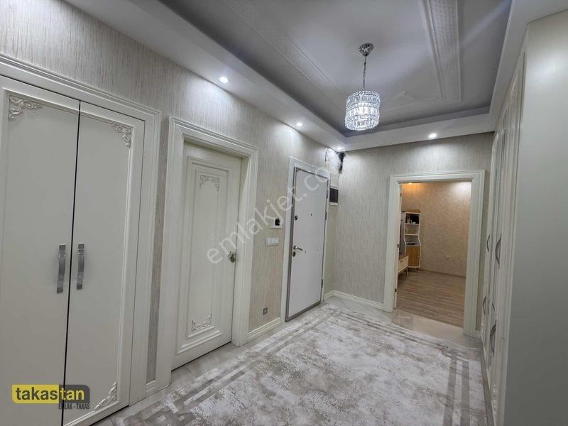 Fıstıklık Merkezi Konumlu 3+1 Ara Kat Masrafsız Daire — fotoğraf 32