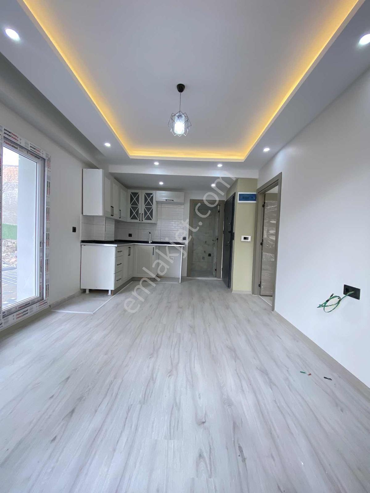 Yılmaz'dan İncırlık Yenımahalle'de Satılık 1+1 Girişkat E5yakın — fotoğraf 11