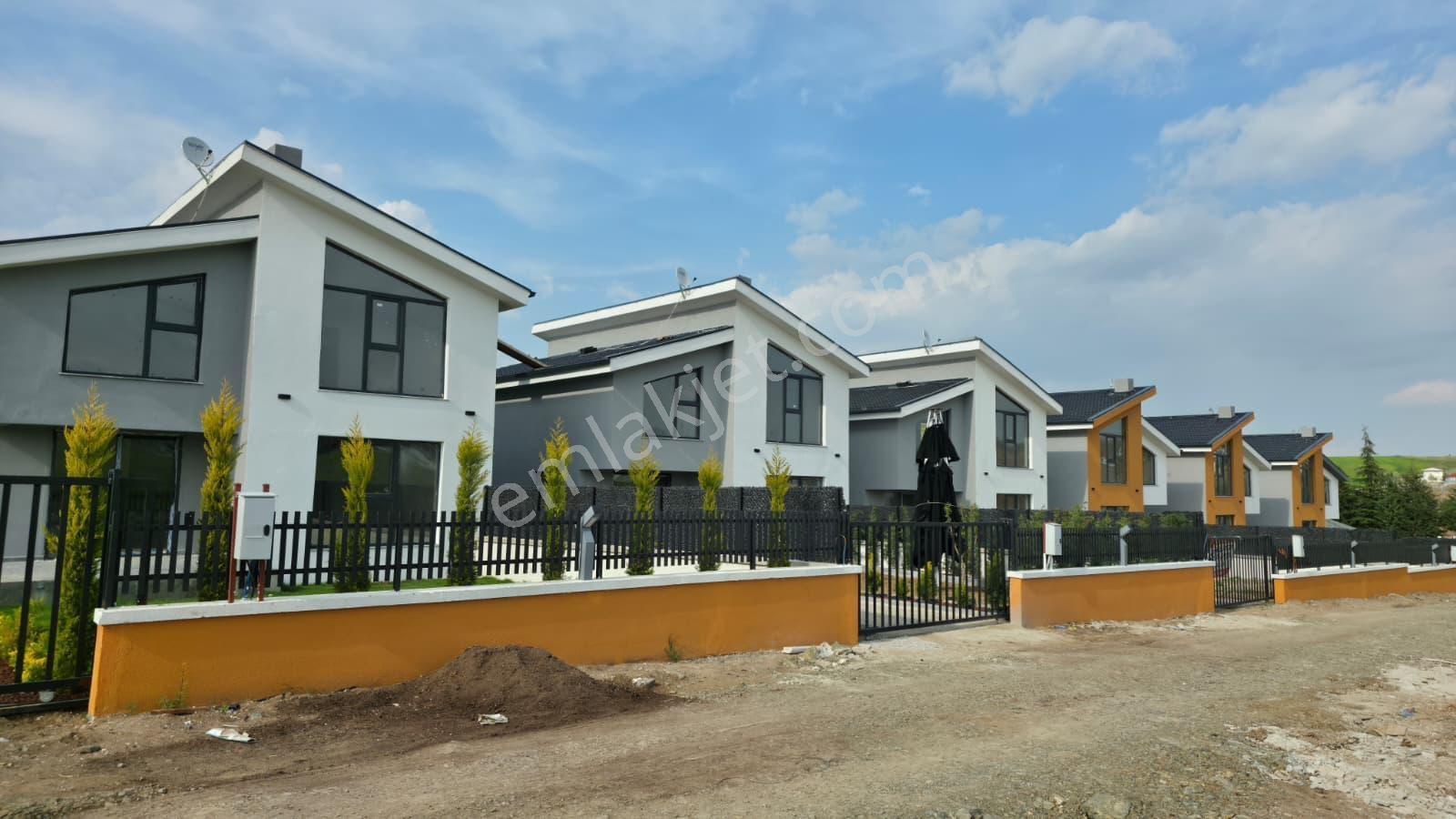 Lalahan' Da Konfor Ve Prestij Bir Arada! 3+1 Bahçeli Lüks Villa — fotoğraf 2