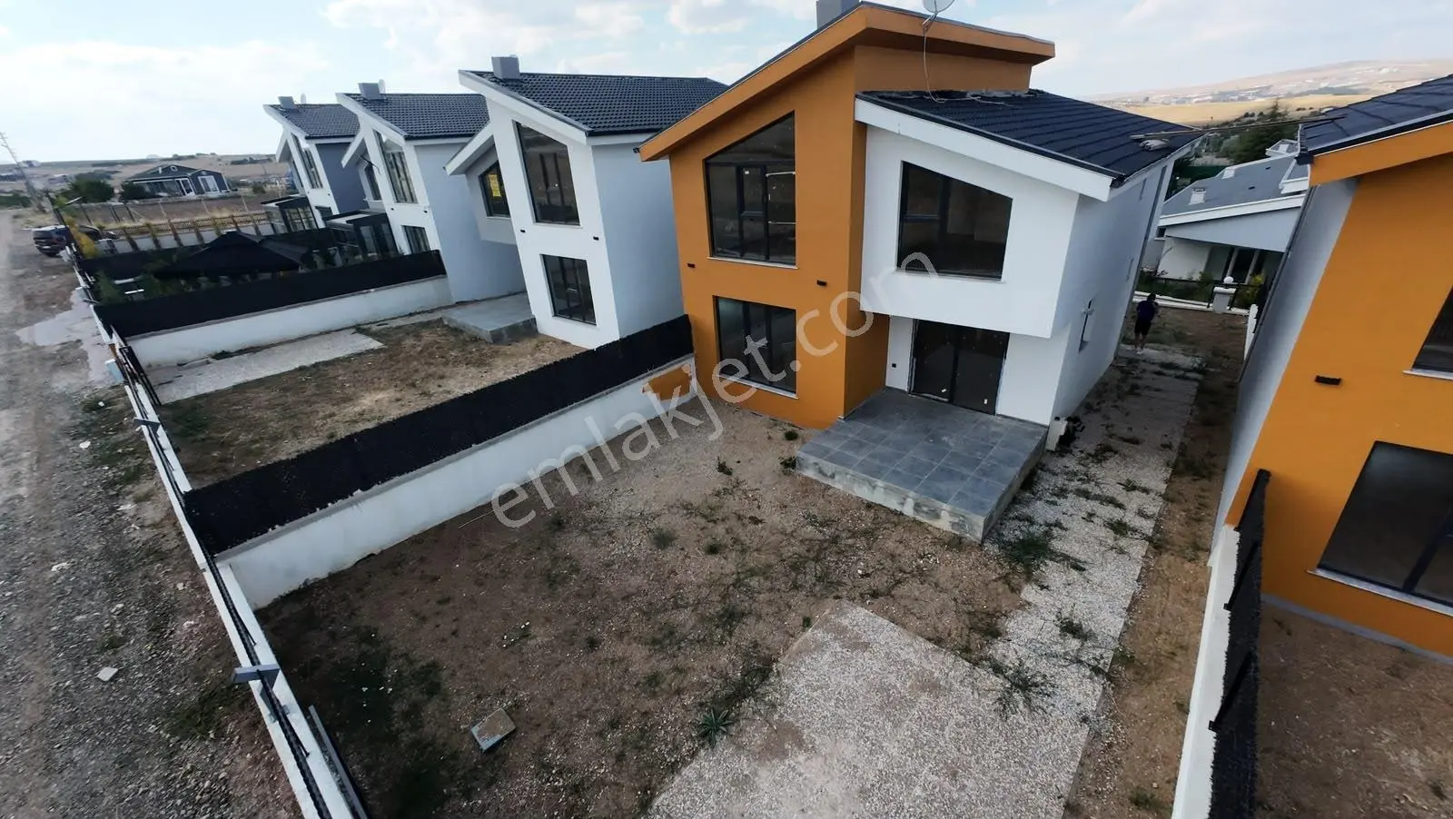 Lalahan' Da Konfor Ve Prestij Bir Arada! 3+1 Bahçeli Lüks Villa — fotoğraf 3