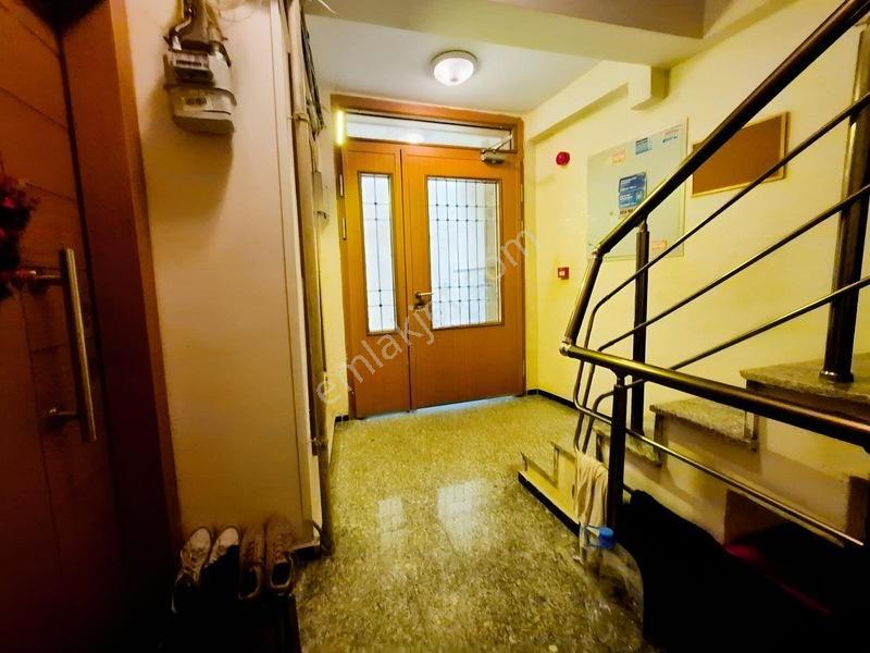 Şişli Ana Caddeye 2dk Balkonlu Saıtlık 1+1 Daire — fotoğraf 6