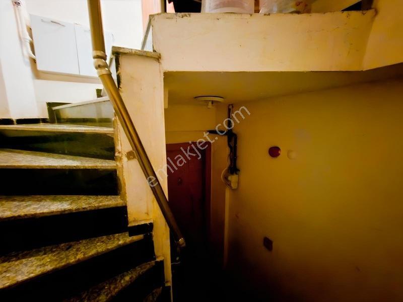 Şişli Ana Caddeye 2dk Balkonlu Saıtlık 1+1 Daire — fotoğraf 9