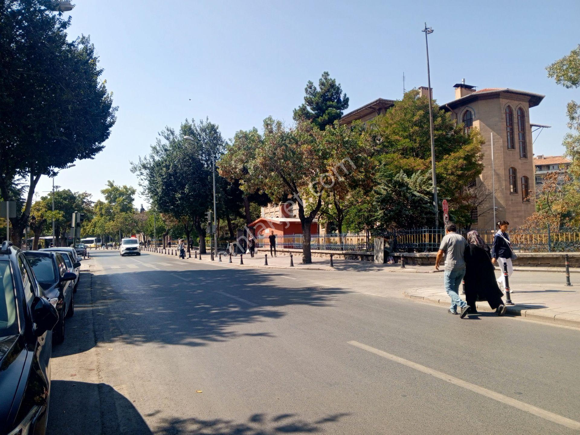 Konya Meram Abdülaziz Mah. 136 M2 2+1 Satılık Hesaplı Daire — fotoğraf 4