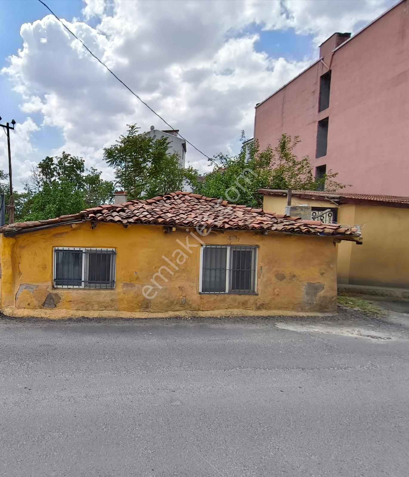 Çorlu Hıdırağa Mah. 158 M2 Arsa İçinde Müstakil Ev