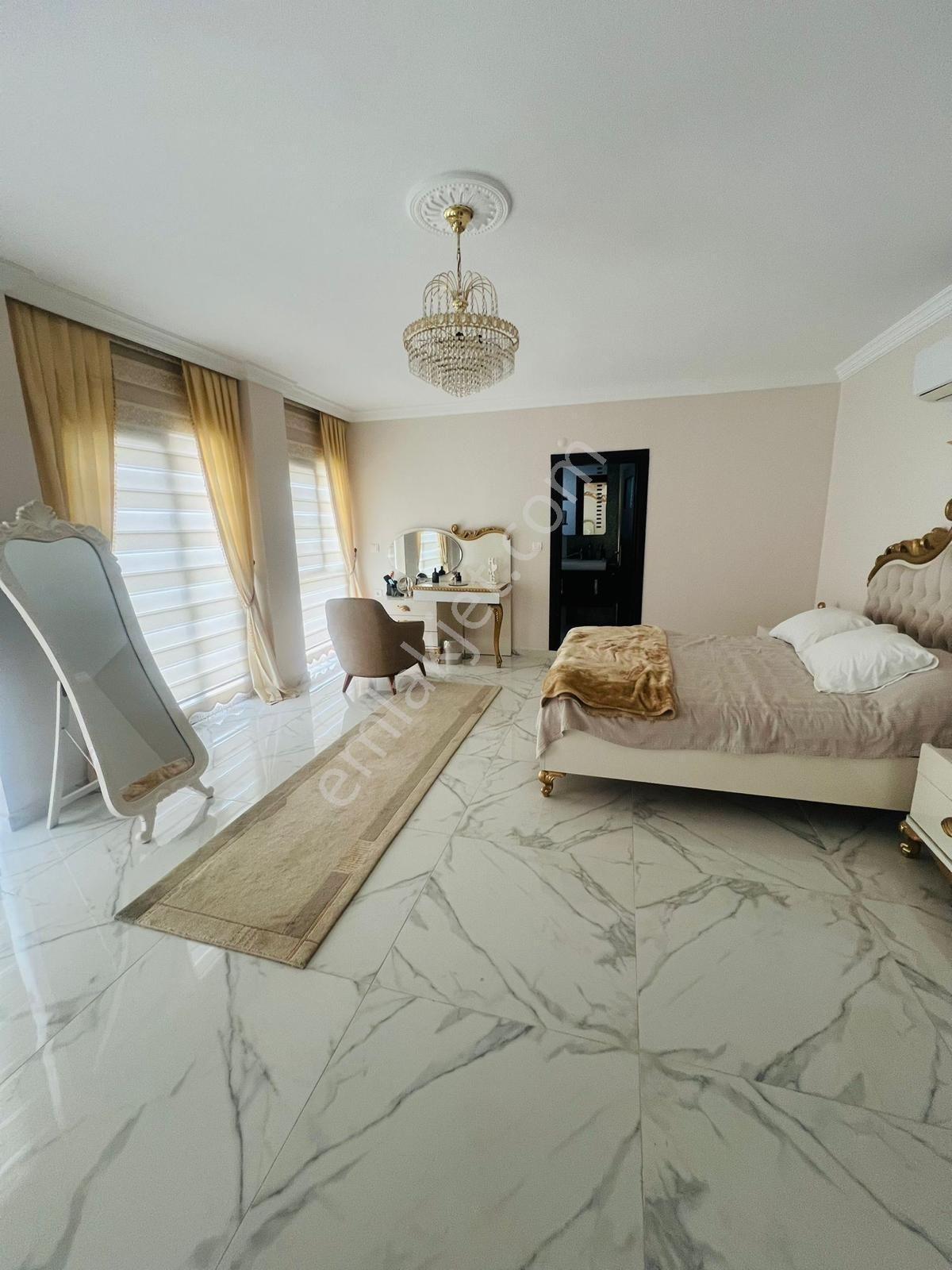 Didim Efeler Mahallesi'nde Havuzlu 4+1 Satılık Villa — fotoğraf 9