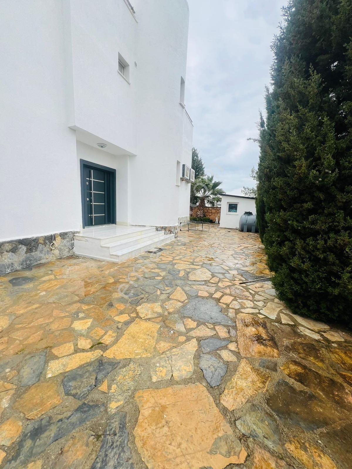 Didim Efeler Mahallesi'nde Havuzlu 4+1 Satılık Villa — fotoğraf 12