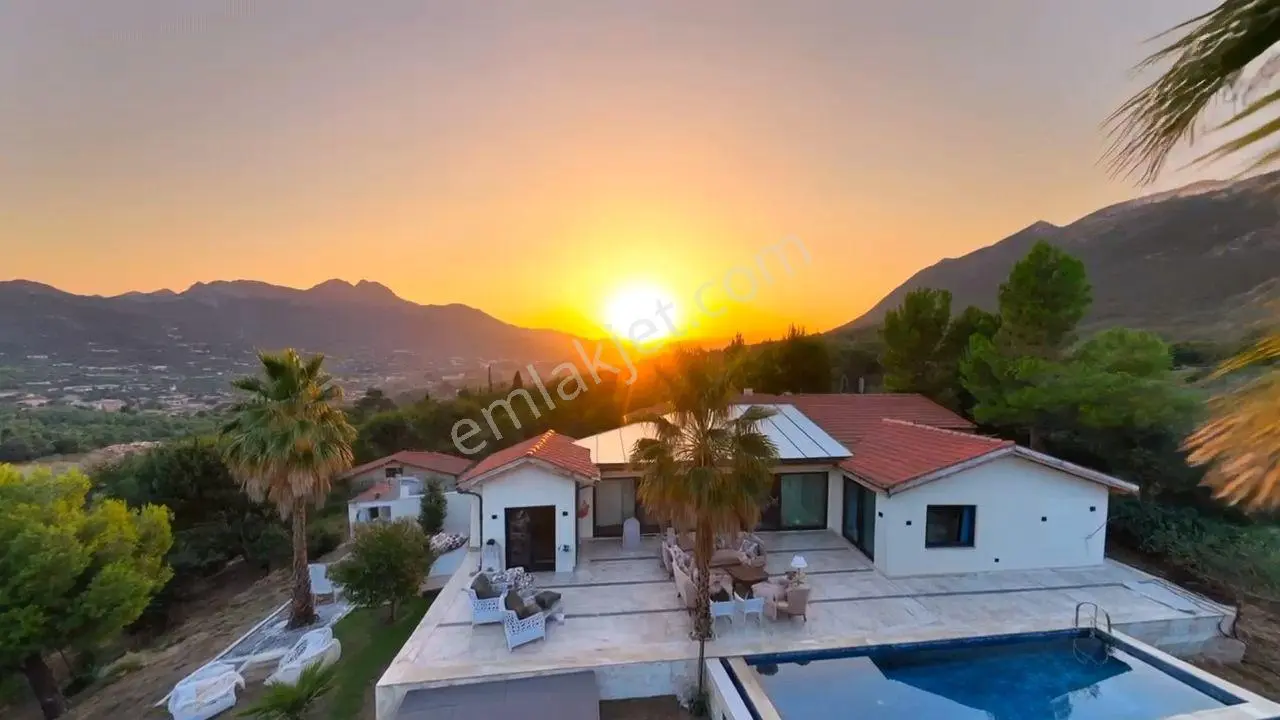 Seydikemer Yaka Mah'de Müstakil Villa