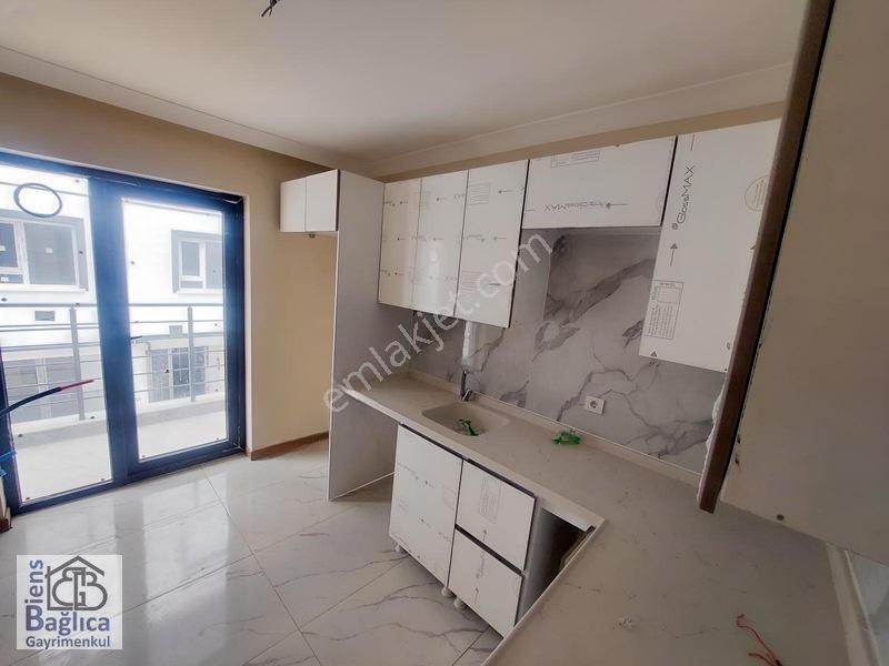 Bağlum Merkezde "0" Oturuma Hazır Ara Kat 2+1 Satılık Daire — fotoğraf 3