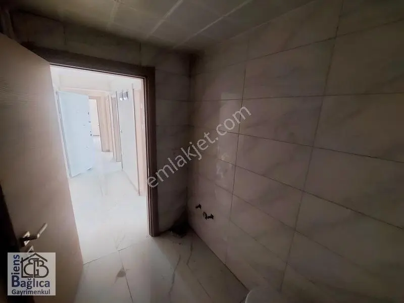 Bağlum Merkezde "0" Oturuma Hazır Ara Kat 2+1 Satılık Daire — fotoğraf 16