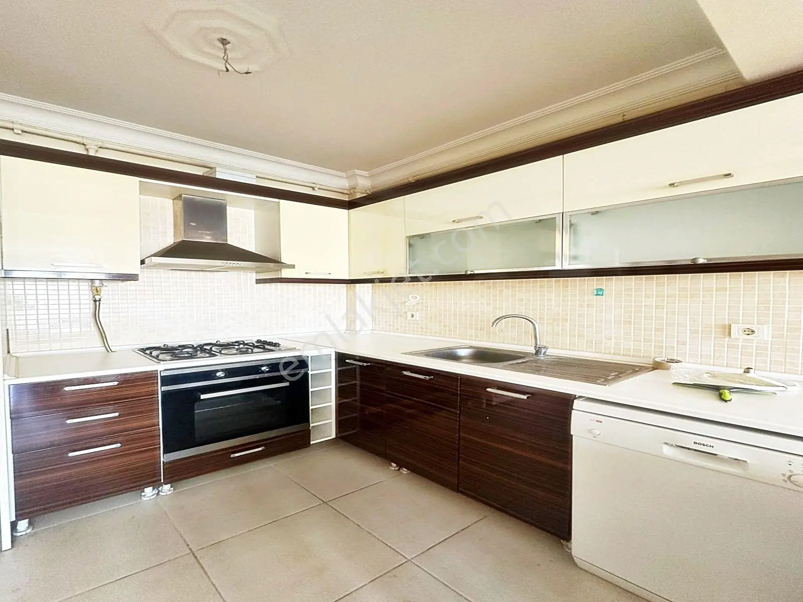Nes Yapı'dan Beylikdüzün'de Site İçi Balkonlu 1+1 Satılık Daire!! — fotoğraf 6